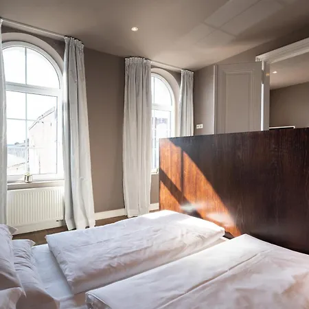 The New Yorker Boardinghouse 4*