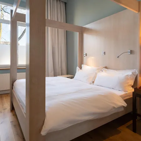 The New Yorker Boardinghouse